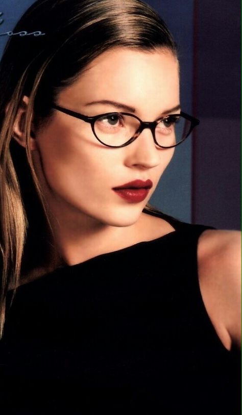 Bayonetta Glasses, Siren Aesthetic, Glasses Inspiration, Aesthetic 2024, Corporate Chic, Vogue Beauty, Stylish Glasses, Girls With Glasses, Geek Chic