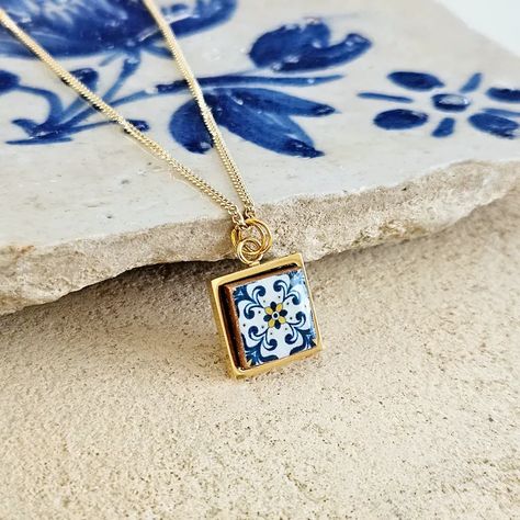 Gorgeous handmade jewelry Portugal Jewelry, Gold Necklace And Earrings Set, Portuguese Jewelry, Tile Jewelry, Portuguese Azulejos, Cork Jewelry, Loving Words, Custom Charm Necklaces, Portuguese Tile