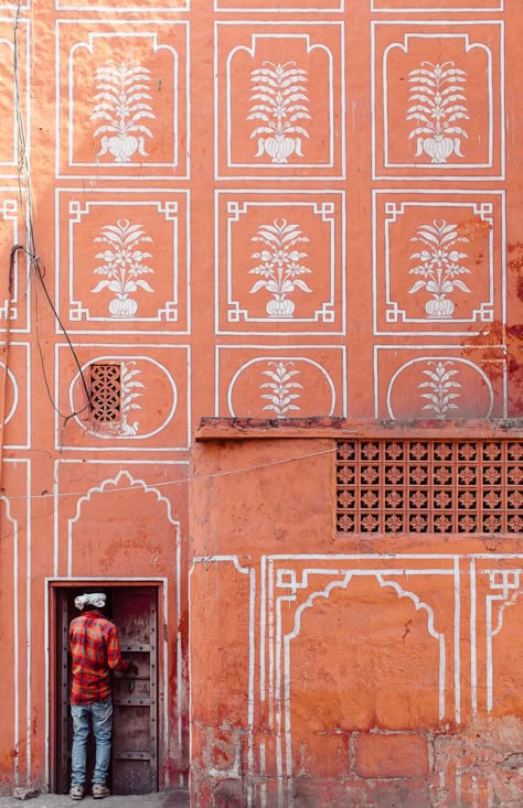 How to explore the colourful city of Jaipur like a travel photographer – Vogue Australia London Morning, City Palace Jaipur, Colourful City, Indian Room, Indian Motifs, Arch Ideas, Block Printed Textiles, Candy Cart, Jaipur Rugs