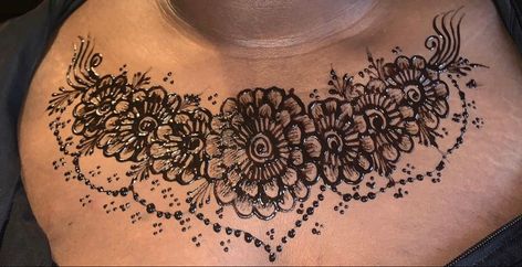 Henna Designs Chest, Neck Henna Designs, Chest Henna, Back Henna, Cute Henna Designs, Henna Style Tattoos, Henna Nails, Cute Henna, Henna Inspired Tattoos