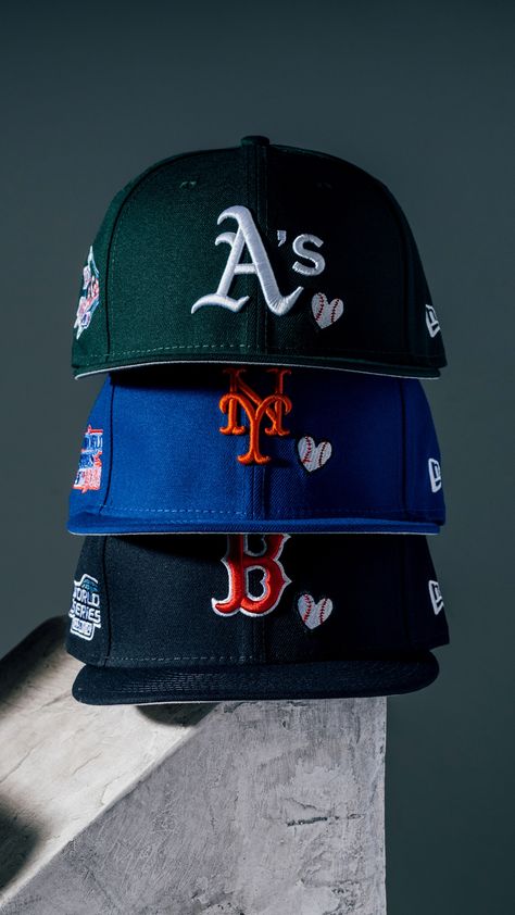 New Era Hats Outfit, New Era Baseball Cap, Baseball Fitted Hats, Streetwear Caps, Custom Fitted Hats, Cap Store, Swag Hats, Streetwear Hats, Dope Hats