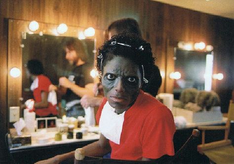 Michael Jackson Makeup, Thriller Michael Jackson, Thriller Video, Hee Man, Michael Jackson Rare, Photos Of Michael Jackson, Michael Jackson Thriller, Halloween Tattoo, King Of Pop