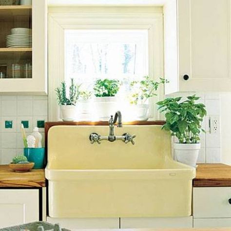 Vintage Farmhouse Kitchen Sink, Pale Yellow Kitchens, Farm Kitchen Ideas, Farm Style Sink, Yellow Farmhouse, Bathroom Upstairs, Vintage Sink, Green Pastures, Studio Spaces