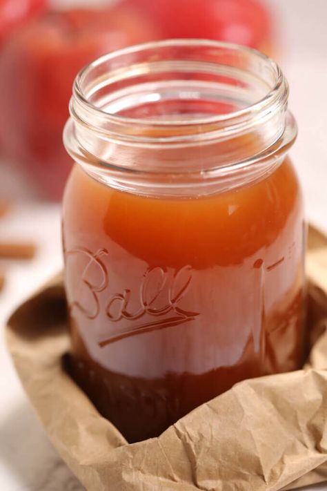 Apple Pie Drink, Apple Pie Moonshine Recipe, Peach Moonshine, Homemade Moonshine, Moonshine Cocktails, Moonshine Recipe, Apple Pie Moonshine, Homemade Liquor, Liquor Recipes