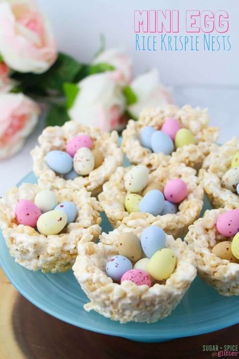 Easy no-bake Easter dessert for kids, these Mini Egg Rice Krispie Nests are quick and fun to make together #marshmallowtreats #easterrecipe #kidsrecipe #minieggs Rice Krispie Nests, Easter Brunch Dessert, Easy Easter Treats, Easy Easter Desserts, Easter Nests, Brunch Desserts, Easter Snacks, Easter Desserts Recipes, Krispy Treats