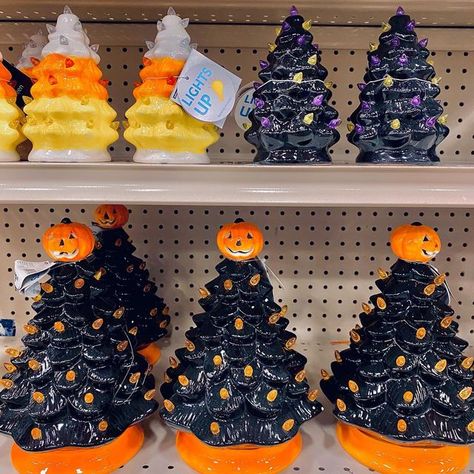 Holiday Cheermeister, Pumpkin Tree, Holiday Finds, Ceramic Halloween, Ceramic Tree, Halloween Tree, Halloween Trees, Candy Corn, Love A