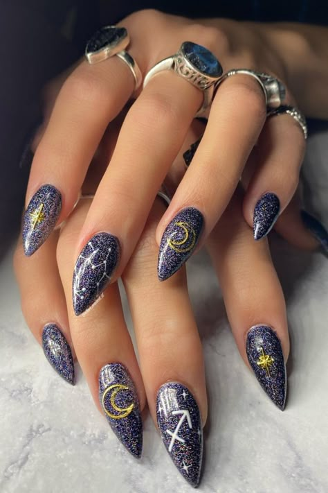 Sagittarius nails Sagittarius Nails, Zodiac Nail Designs, Birthday Nail Designs, Nails Rose, Bee Nails, Nail Design Inspiration, Blush Nails, Vacation Nails, Flower Nail Art