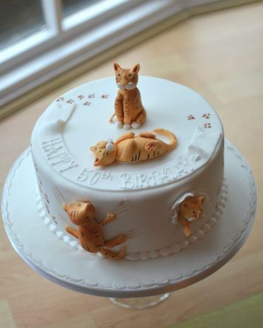 Ginger cats birthday cake Womens Birthday Cakes, Kitten Cake, Cat Cakes, Birthday Cake For Cat, Womens Birthday, 50th Cake, Birthday Cakes For Her, Fruit Cakes, Beach Cakes