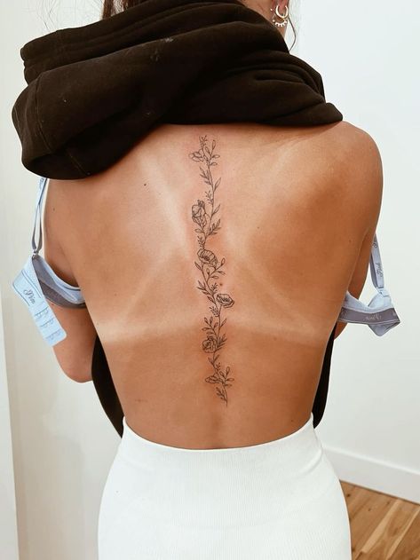 Rib Bouquet Tattoo, Floral Fine Line Spine Tattoo, Spine Tattoo Inspo Women, Tattoo Ideas Upper Back, Iris Back Tattoo, Flower Spine Tattoos For Women Quotes, Meaningful Back Tattoo Women, Hibiscus Spine Tattoo, Flower Growth Tattoo