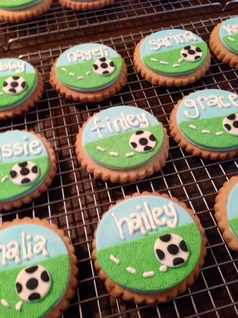 Decorated Birthday Cookies, Soccer Treats, Soccer Cakes, Soccer Cookies, Soccer Cupcakes, Soccer Snacks, Soccer Ideas, Biscuit Decoration, Soccer Cake