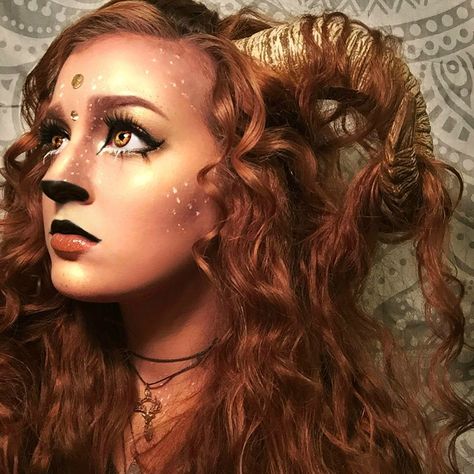 Faun Horns, Minotaur Costume, Faun Makeup, Faun Costume, Karneval Diy, Abstract Makeup, Horns Costume, Demon Costume, Deer Makeup