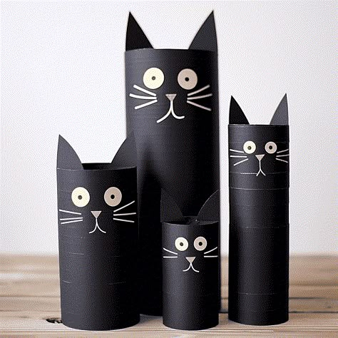 Learn how to make simple and fun Halloween crafts with kids using empty paper tubes. A perfect activity for family bonding and eco-friendly celebration! Halloween Porch Decor, Bricolage Halloween, Halloween Decoration Ideas, Halloween Crafts Preschool, Halloween Fest, Homemade Halloween Decorations, Halloween Party Ideas, Fun Halloween Crafts, Halloween Arts And Crafts