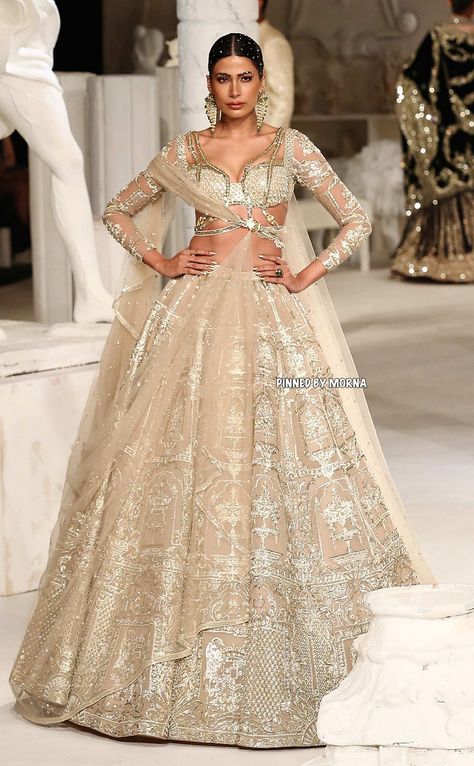 Falguni Shane Peacock - India 🇮🇳 Rimple Harpreet Narula, Rimple Harpreet, Falguni Shane Peacock, Rimple And Harpreet Narula, Ivory Lehenga, Golden Lehenga, Heavy Lehenga, Tulle Cape, Reception Look