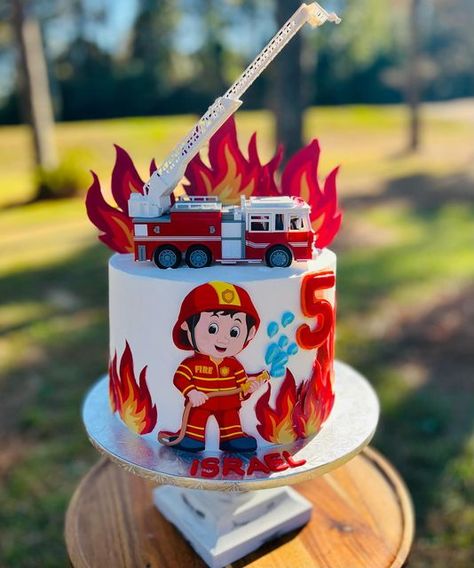 Marta’s Sweet Delights on Instagram: "A FIRE 🔥🔥 Cake for a firetruck obsessed little boy! 🧯🔥🚒 Happy 5th Birthday Israel. I sure hope you enjoyed your chocolate cake with strawberries n’ cream 🥰 #martassweetdelights #customcakes #firetruckcake #firemancake #firefighters #pastel #pastelesdecorados #cakeideas #cake #cakedecorating" Fire Fighter Cake Design, Birthday Cake Fire Truck, Firefighter Birthday Party Cake, 4 Birthday Cake Boy, Firefighter Cake Ideas Kids, Fire Truck Cakes For Boys, Fire Cake Ideas, Firefighter Cake Ideas, Firefighter Birthday Cake