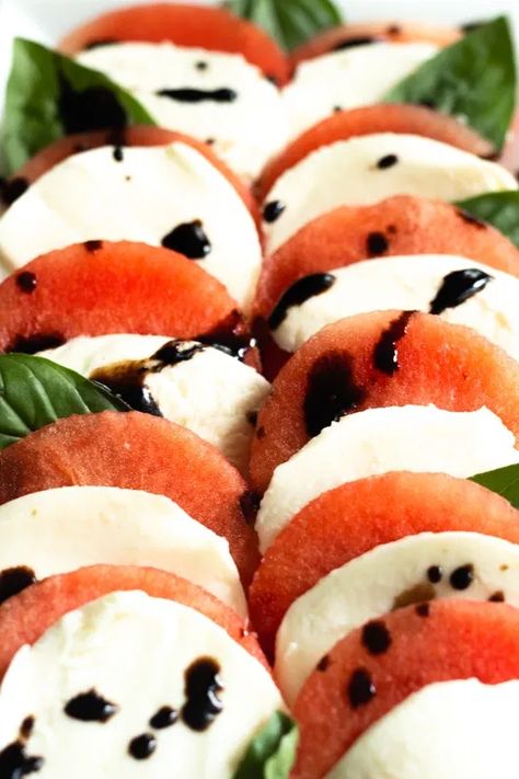 Watermelon Caprese ⋆ Ruffled Apron Blog Watermelon Caprese, Watermelon Caprese Salad, Watermelon Appetizer, Main Dish Salad Recipes, Party Watermelon, Summer Fruit Recipes, Ruffled Apron, Party Side Dishes, Mozzarella Salad