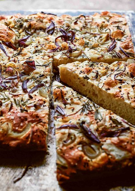 This focaccia with red onion and rosemary has that iconic crunchy, perfectly salted surface and a tender texture beneath. It’s topped with caramelized onions and fragrant rosemary and makes a worthy distraction—both the making and the devouring. Pasta Puttanesca Recipe, Foccacia Recipe, Italian Chicken Soup, Italian Bread Sticks, Pasta Gnocchi, Foccacia Bread, Rosemary Focaccia, Focaccia Bread Recipe, Baking Treats