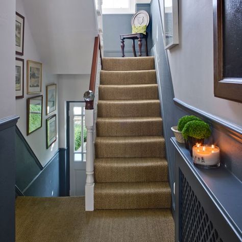 Suitable carpets for hallways | Carpet advice | Carpets | Celia Rufey answers your tricky carpet questions | PHOTO GALLERY | Homes & Gardens | Housetohome Hallway Colour Schemes, Blue Hallway, Carpet Diy, Victorian Hallway, Hallway Colours, Hallway Inspiration, Modern Country Style, London Townhouse, Hallway Carpet Runners