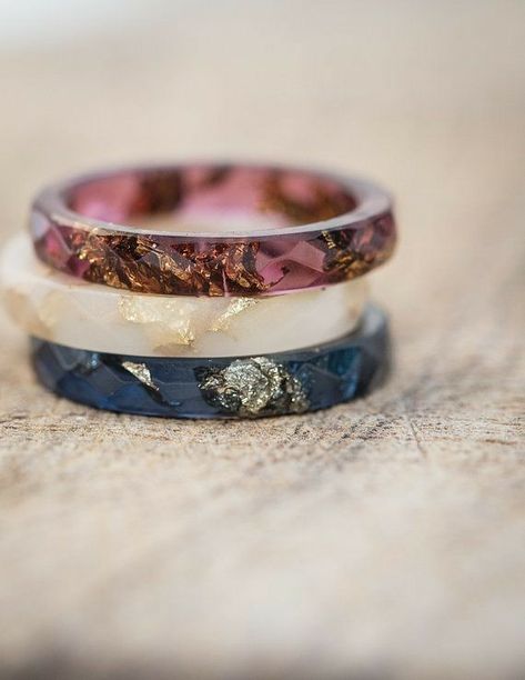 @hayleybyu Untraditional Wedding, Seni Korea, Chic Minimalista, Resin Rings, Faceted Ring, Rings Accessories, Eco Resin, Ringe Gold, Resin Ring