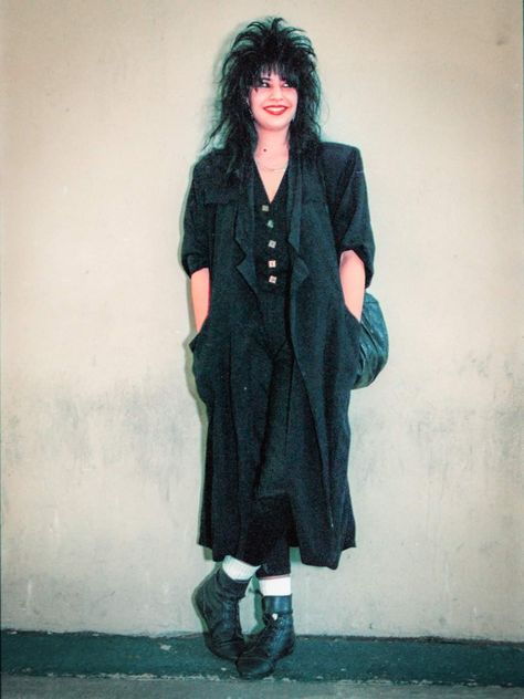 Alternative 70s Fashion, Souxie Soux Style, 80s Witch Outfit, 70s Goth Aesthetic, 80s New Romantic Fashion, Futch Aesthetic, New Wave Outfits, 80s Witch, New Wave Fashion 80s