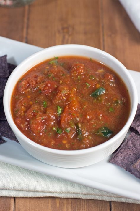 Homemade Paleo Salsa Paleo Salsa, Paleo Condiments, Easy Homemade Salsa, Healthy Gluten Free Breakfast, Delicious Paleo Recipes, Ham Casserole, Salsa Dip, Delicious Gluten Free Recipes, Best Gluten Free Recipes