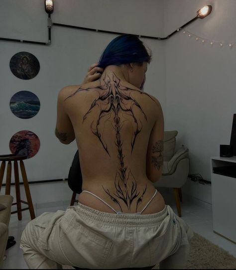 Back Tattoo Alternative, Edgy Back Tattoo Women, Simple Full Back Tattoo, Spine Tattoos Grunge, Full Back Wings Tattoo For Women, Alternative Back Tattoos, Aggrogoth Tattoo Back, Goth Back Tattoo Women, Spine Tattoos Goth