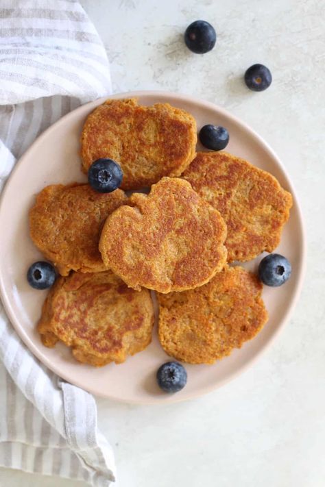 Sweet Potato Pancakes for Baby (Egg Free!) - Hummusapien Pancake Recipe For Baby, Healthy Sweet Potato Muffins, Pancakes For Baby, Sweet Potato Pancake, Potato Pancake Recipe, Sweet Potato Pancakes Recipe, Recipe For Baby, Potato Pancake, Potato Muffins