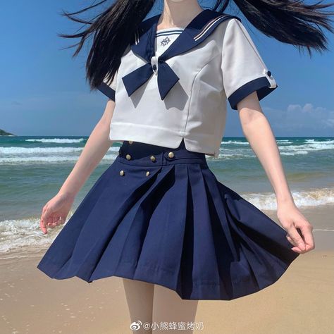 Cute Japanese Uniforms, Sailor Uniform Anime, Anime Pleated Skirt Reference, Kawaii Summer School Skirt, Kawaii Sailor Outfit, School Uniform Fashion, Paint Shirts, Uniform Fashion, Curvy Dress