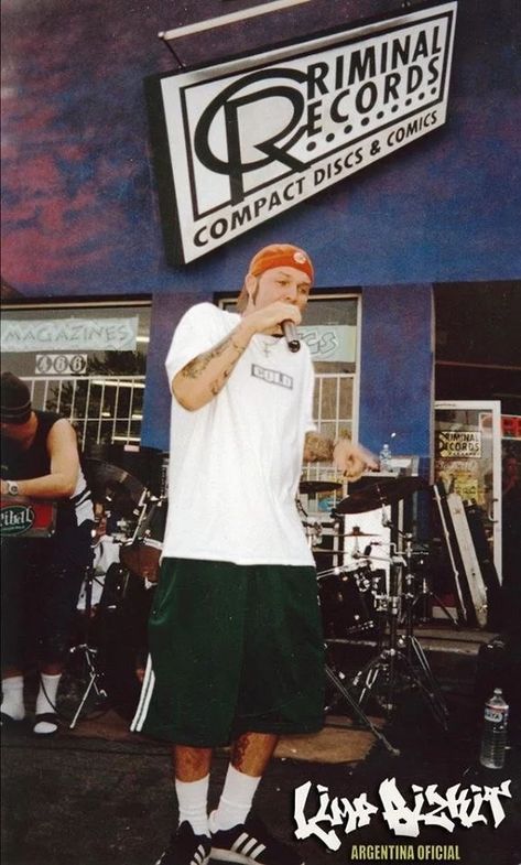 Fred Durst 90s, Black Light Burns, Pretty Much Band, 2000s Men, Metal Fits, Fred Durst, Metal Outfit, Jnco Jeans, Limp Bizkit