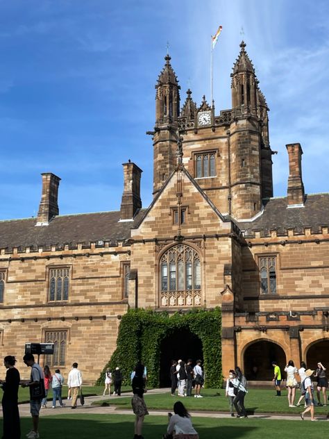 University Of Sydney Aesthetic, Usyd Sydney, Australian University, Uni Motivation, Uni Aesthetic, Moving Countries, School Highschool, University Australia, Australia Trip