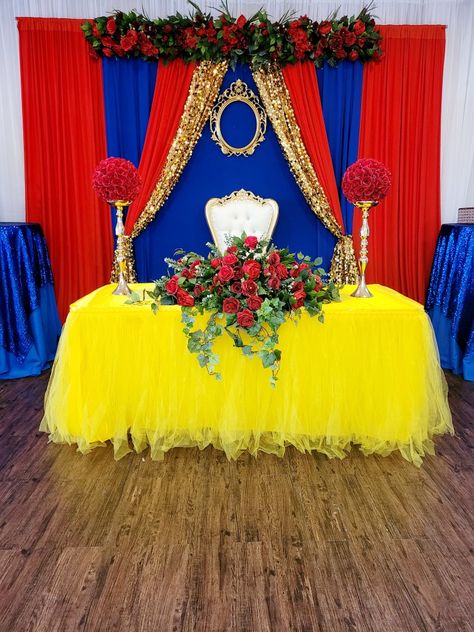 Beauty And The Beast Party Backdrop, Snowwhite Quince Theme, Snow White Balloon Garland, Snow White Baby Shower Theme, Snow White Quinceanera Theme, Snow White Sweet 16, Snow White Centerpiece Ideas, Snow White Quince, Snow White Centerpiece