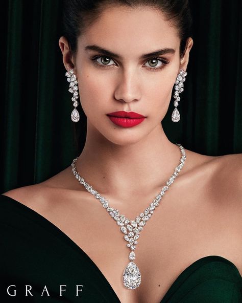 Sara Sampaio Graff Diamonds 2020 Campaign | Fashion Gone Rogue Engagement Rings Ideas, Graff Jewelry, Graff Diamonds, Expensive Diamond, Rings Ideas, Diamond Necklace Designs, Jewelry Photoshoot, Sara Sampaio, Diamond Necklaces