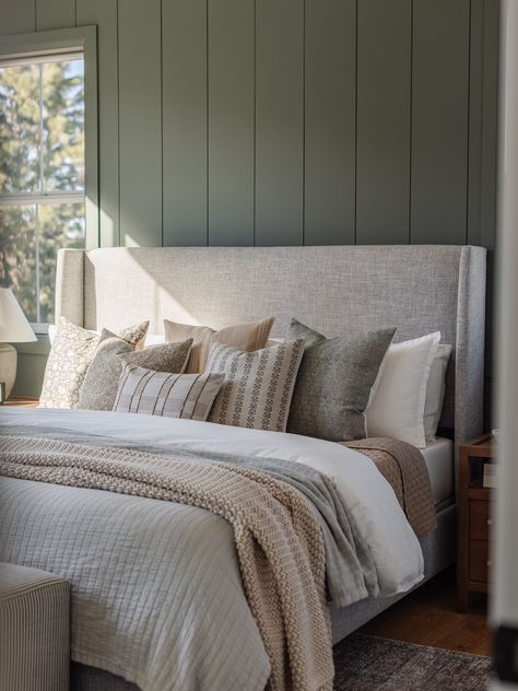 Simple King Bedding, Light Grey Bedroom Decor, Grey Quilt Bedding Ideas, Light Gray Headboard Bedroom, Mcgee Bedrooms, Studio Mcgee Bedrooms, Bedroom With Grey Headboard, Grey Bedding Ideas, Beige Headboard Bedroom