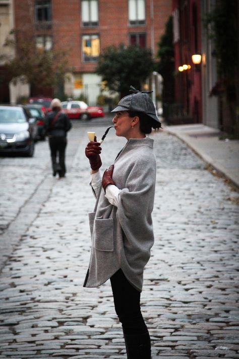 Happy Halloween! Sherlock Holmes Professor Costume Woman, Diy Detective Costume Woman, Sherlock Holmes Halloween Costume, Sherlock Holmes Costume Women, Sherlock Holmes Costume Diy, Womens Sherlock Holmes Costume, Dog Sherlock Holmes Costume, Female Sherlock Holmes, Sherlock Holmes Costume