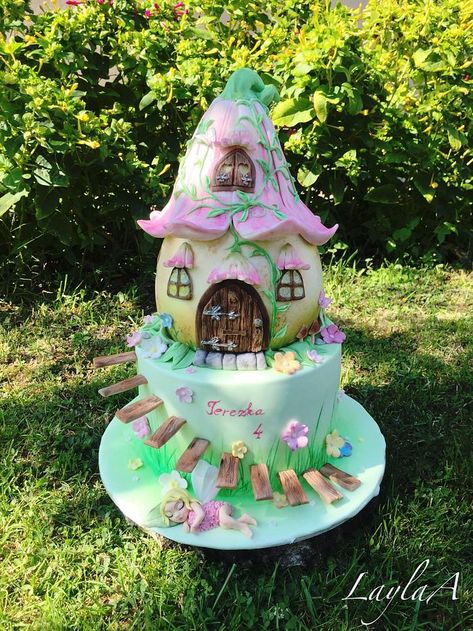 Fairy House Cake, Fairy Garden Cake, Fairy Garden Birthday Party, Fairy House Crafts, Clay Fairy House, Garden Cakes, 3rd Birthday Cakes, House Cake, Garden Party Birthday