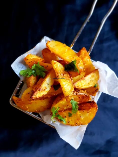 Air fried Spicy Potato Wedges - myspicetrunk Potato Wedges In Air Fryer, Wedges In Air Fryer, Spicy Potato Wedges, Crispy Potato Wedges, Sundried Tomato Pesto, Paprika Potatoes, Spicy Seasoning, Tomato Pesto, Crispy Tofu