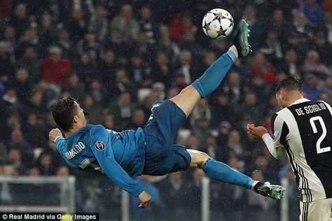 Cristiano Ronaldo's overhead kick against Juventus has finished top of UEFA's rankings Cr7 Portugal, Cristiano Ronaldo Style, Ronaldo Goals, Cr7 Vs Messi, Cr7 Wallpapers, Ronaldo Pictures, Cristiano Ronaldo Junior, Bicycle Kick, Ronaldo Juventus