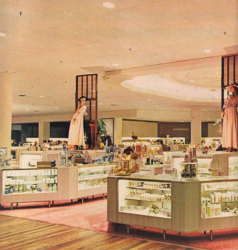 Robinsons Department Store Westminster, CA. I wish department stores still looked like this. Vintage Mall, Vintage Los Angeles, Department Stores, Store Displays, Vintage Life, Oui Oui, The Good Old Days, Vintage Store, Visual Merchandising