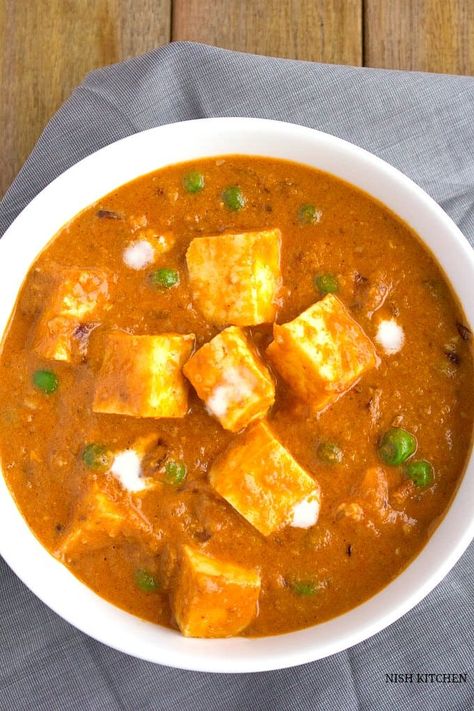 Paneer Curry Butter Masala Recipe, Paneer Butter Masala, Curry Recipes Vegetarian, Butter Masala, Restaurant Style Recipes, Paneer Tikka, Vegetarian Curry, Creamy Tomato Sauce, Flat Bread