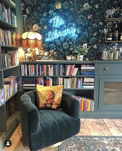 Maximalist Office, Maximalist Home, Home Library Design, Home Library, Lounge Room, Dream House Decor, Front Room, The Library, My Dream Home