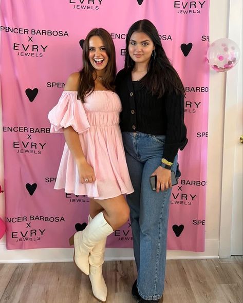 Spencer Barbosa Nails, Meet And Greet Outfits, Spencer Barbosa Outfits, Spenser Barbosa, Body Images, Evry Jewels, Meet And Greet, Comfy Sweaters, Body Image