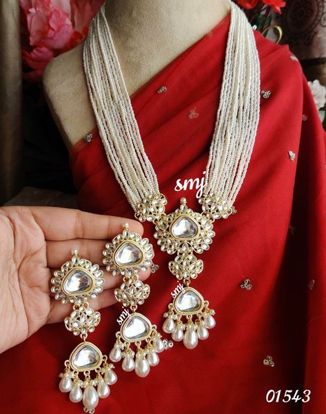 White Moti Necklace Design, Moti Sets Jewellery, Statement Jewelry Outfit, Flower Jewelry Designs, Mala Jewelry, Diy Jewelry Earrings, Big Pearl, Rainbow Wallpaper, Kundan Earrings