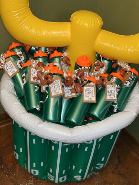 Party Favors For Sports Theme Party, Football Themed Favors, New York Jets Party Ideas, Nfl Football Birthday Party Ideas, Football Birthday Goodie Bag Ideas, Football Birthday Treats, Football Theme Dessert Table, Touchdown Birthday Party, 1st Down Football Birthday Party Favors