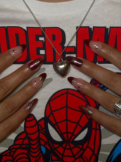 Y2k Nails Acrylic Black And White, Spider Man Nails Short Simple, Spiderman Nails Almond Shape, Spider Man Valentines Nails, Spiderman Christmas Nails, Spider Man Themed Nails, Spider Man Almond Nails, Nail Inspo Y2k Simple, Spidergirl Nails