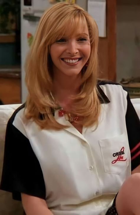 Pheobe Buffay Outfit, Marathi Aesthetic, Lisa Kudrow Friends, Regina Phalange, Phoebe Buffay Outfits, 90s Tv Fashion, Monica Rachel, Friends Phoebe, Friends Best Moments