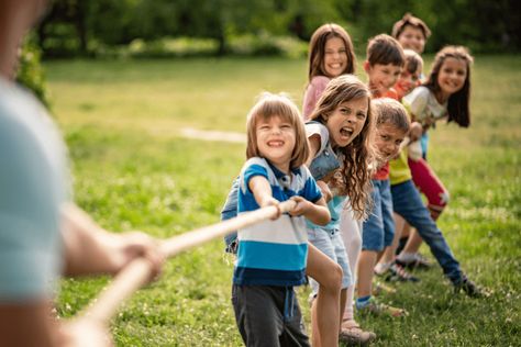 17 Best Field Day Games & Activities (2024) -So Festive! Field Day Activities, Field Day Games, Fun Team Building Activities, Activities Elementary, Kid Summer, Forest School Activities, Reunion Games, Team Building Games, Fun Outdoor Games