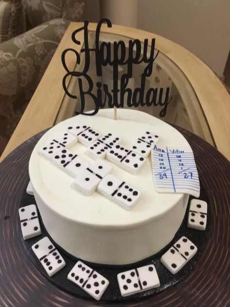 Dominos cake buttercream Domino Cake Ideas, Dominos Theme Party Birthday, Domino Party Decorations, Dominoes Party Theme Ideas, Domino Birthday Party Ideas, Domino Theme Party Ideas, Cake For Boyfriend, Bottle Cake, Special Birthday Cakes