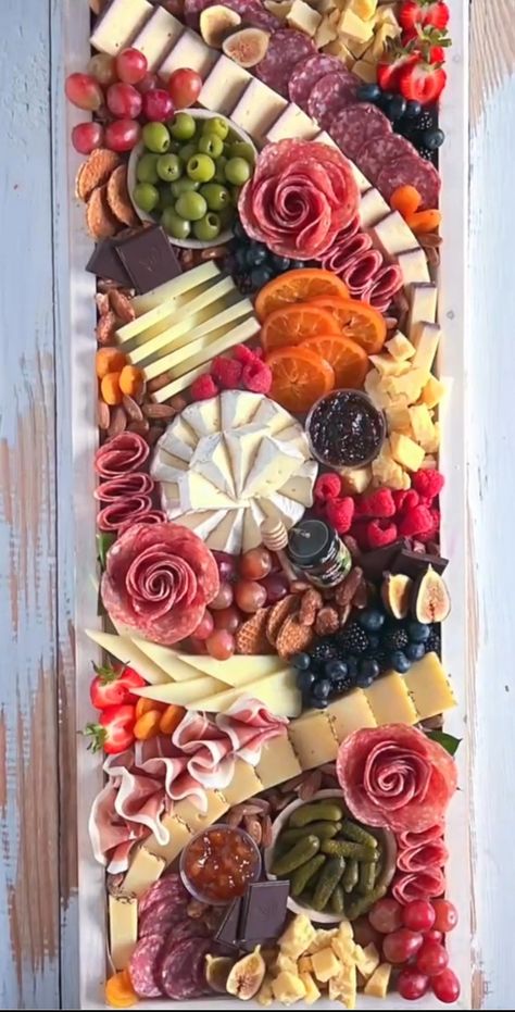 Boho Charcuterie Board Ideas, Long Rectangle Charcuterie Board Ideas, Smirly Charcuterie Board Ideas, Charcuterie Board Rectangular, Charcuterie Board Fancy, Desert Board Ideas, Dessert Charcuterie Table, How To Fold Salami For Charcuterie, Island Charcuterie Board