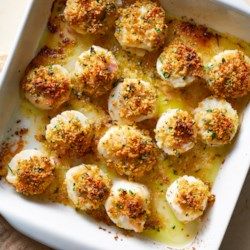 Panko- & Parmesan-Crusted Baked Scallops - EatingWell.com Mushroom Garlic, Pesto Shrimp, Shrimp Fettuccine, Baked Scallops, Lemon Butter Sauce, Scallop Recipes, Chicken Piccata, Parmesan Crusted, Lemon Sauce