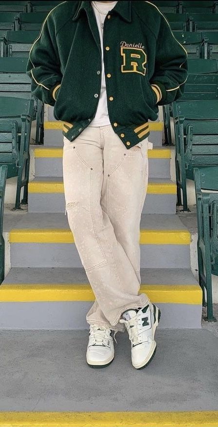 Varsity Outfit, Nb Sneakers, Fashion Aesthetic Outfits, Spiritual Fashion, Sneaker New Balance, New Balance Outfit, Trendy Boy Outfits, Black Men Street Fashion, Men Street Fashion