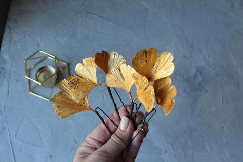 Gingko Hairpin, Wedding Photo Props, Wedding Store, Inspiration Art, Amazing Weddings, Beach Destination Wedding, Pin Art, Wedding Hair Pins, Art Deco Wedding